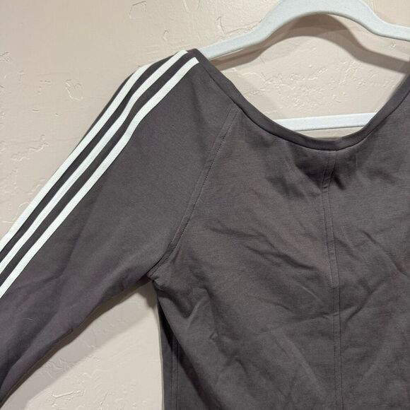 New with tags Charles Chang-Lima Grey Top with Stripe on Sleeve - Picture 5 of 8